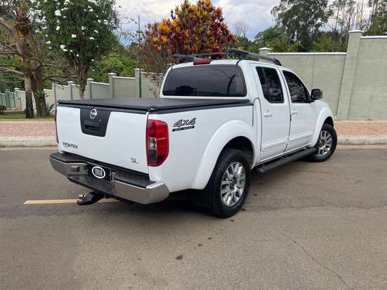 NISSAN-FRONTIER-2014