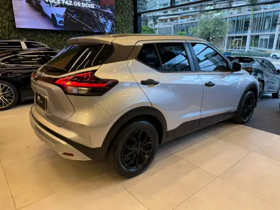NISSAN-KICKS-2022