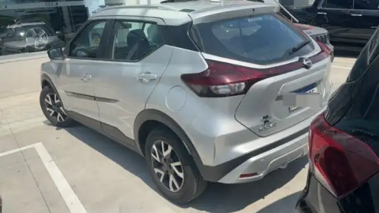 NISSAN-KICKS-2023
