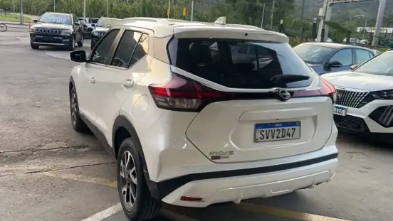 NISSAN-KICKS-2023