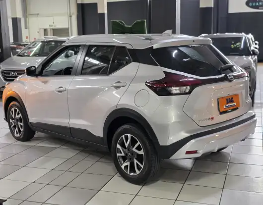 NISSAN-KICKS-2023