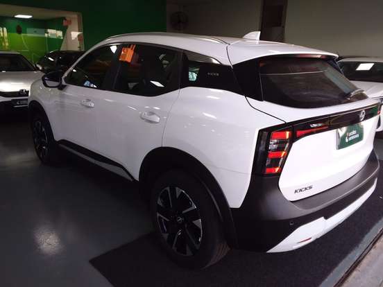 NISSAN-KICKS-2025