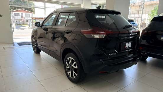 NISSAN-KICKS-2022