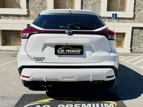 NISSAN-KICKS PLAY-2025
