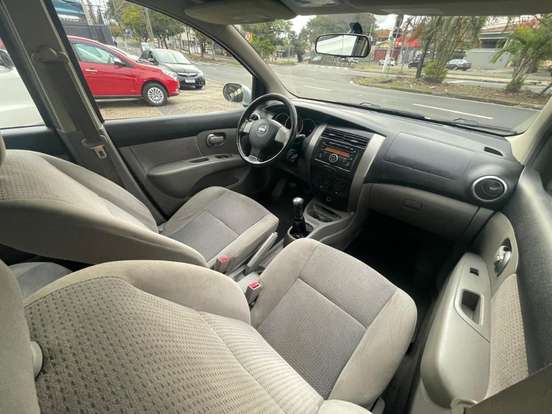 NISSAN-LIVINA-1.6 SL 16V FLEX 4P MANUAL NISSAN-LIVINA-2009