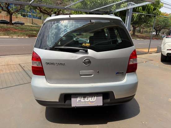 NISSAN-LIVINA-1.8 S 16V FLEX 4P AUTOMÁTICO NISSAN-LIVINA-2009