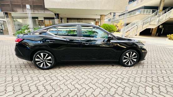NISSAN-SENTRA-2023