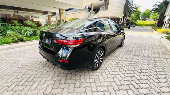 NISSAN-SENTRA-2023