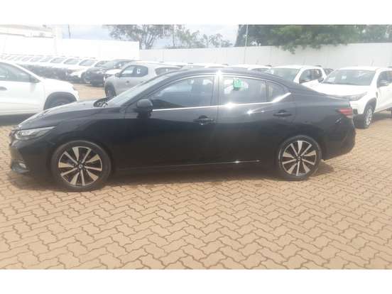 NISSAN-SENTRA-2023