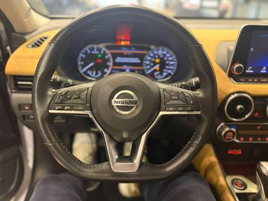 NISSAN-SENTRA-2023