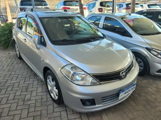 NISSAN-TIIDA-2011