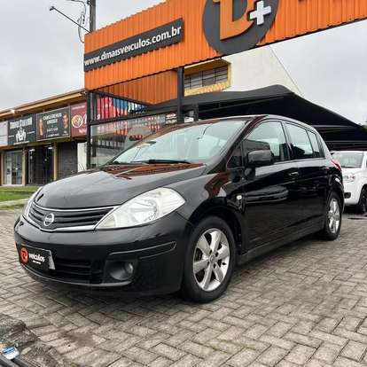 NISSAN-TIIDA-2010