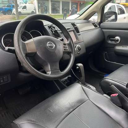 NISSAN-TIIDA-2010
