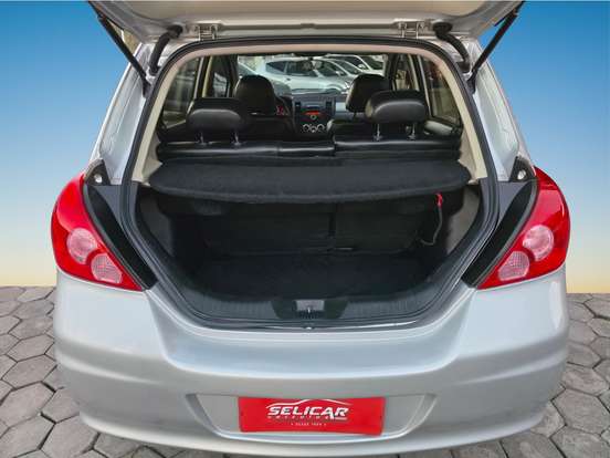 NISSAN-TIIDA-2012