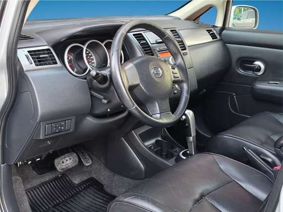 NISSAN-TIIDA-2012