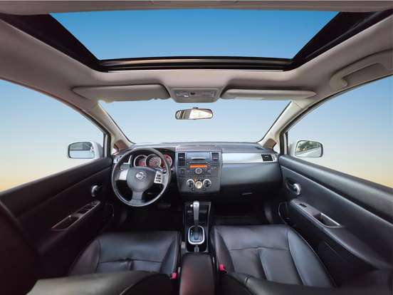 NISSAN-TIIDA-2012