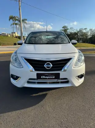 NISSAN-VERSA-2019