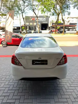 NISSAN-VERSA-2018