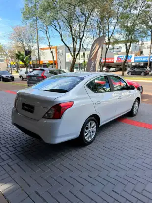 NISSAN-VERSA-2018