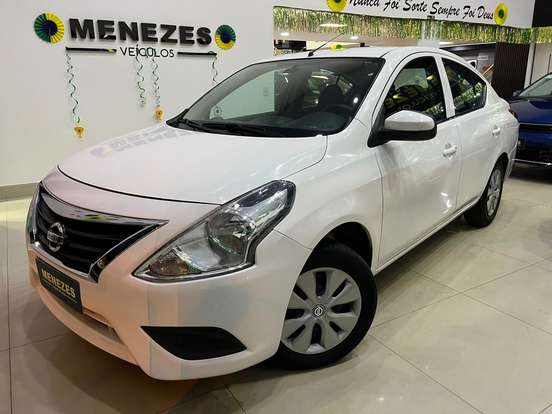 NISSAN-VERSA-2020