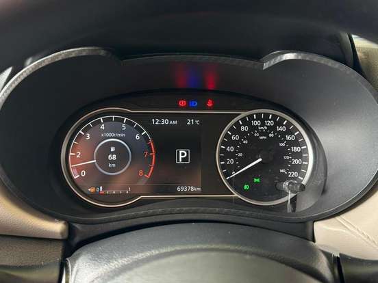 NISSAN-VERSA-2022