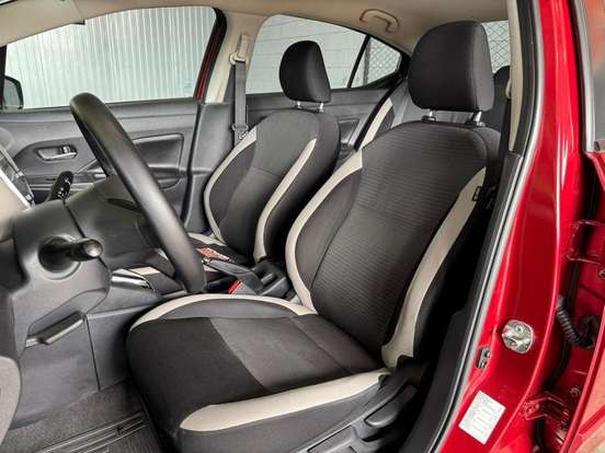 NISSAN-VERSA-2022