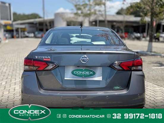 NISSAN-VERSA-2020