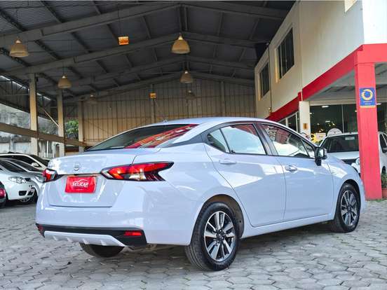 NISSAN-VERSA-2023