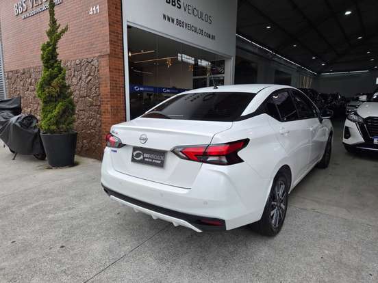 NISSAN-VERSA-2024