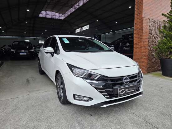 NISSAN-VERSA-2023