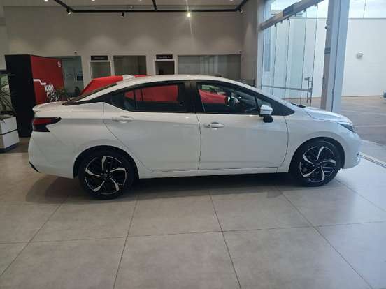 NISSAN-VERSA-2024