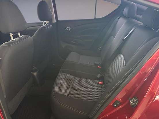 NISSAN-VERSA-2019