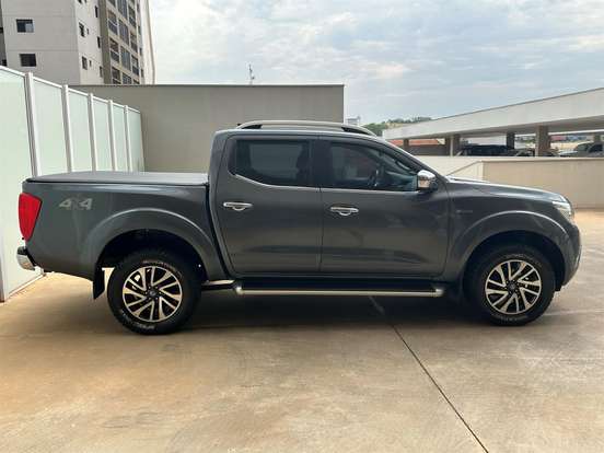 NISSAN-FRONTIER-2021
