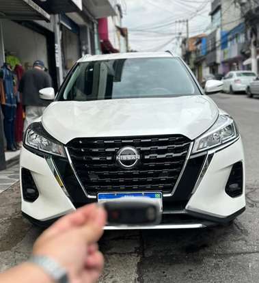 NISSAN-KICKS-2023