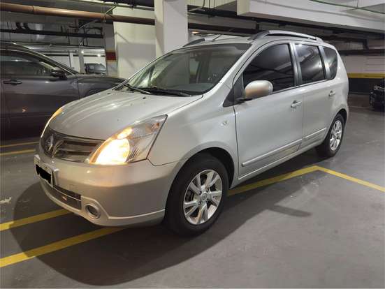 NISSAN-LIVINA-2012