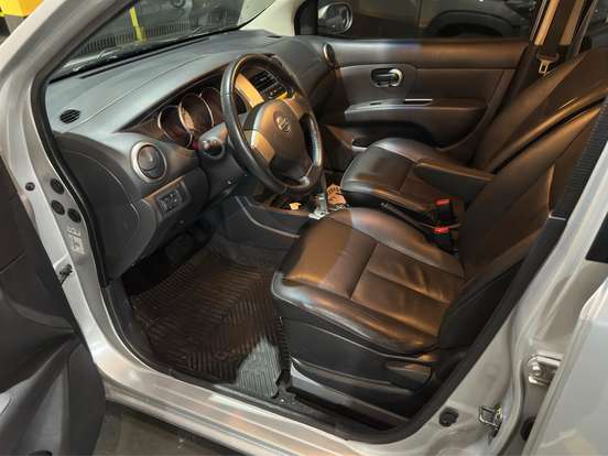 NISSAN-LIVINA-1.8 SL 16V FLEX 4P AUTOMÁTICO NISSAN-LIVINA-2012