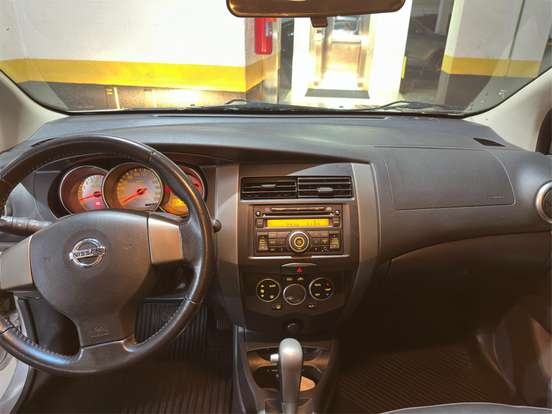NISSAN-LIVINA-2012