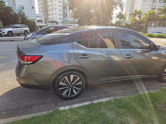 NISSAN-SENTRA-2023