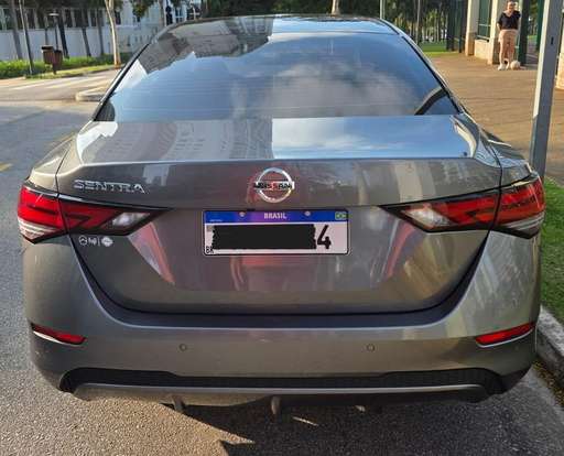 NISSAN-SENTRA-2023
