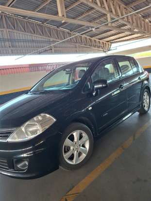 NISSAN-TIIDA-2011