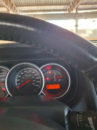 NISSAN-TIIDA-2011