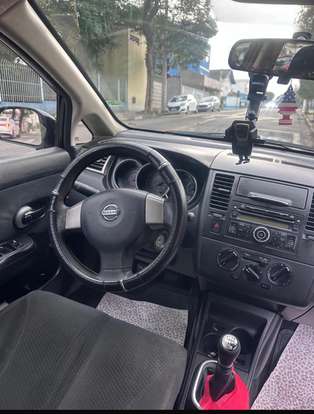 NISSAN-TIIDA-2010