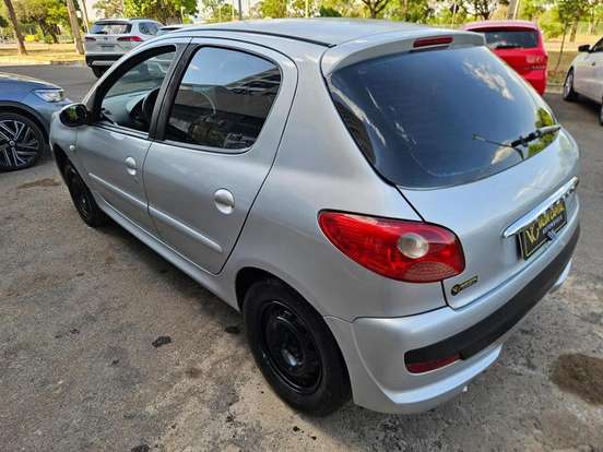 PEUGEOT-207-1.4 XR 8V FLEX 4P MANUAL PEUGEOT-207-2010