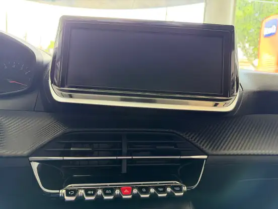 PEUGEOT-208-2023