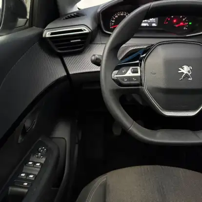 PEUGEOT-208-2022