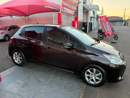PEUGEOT-208-2013