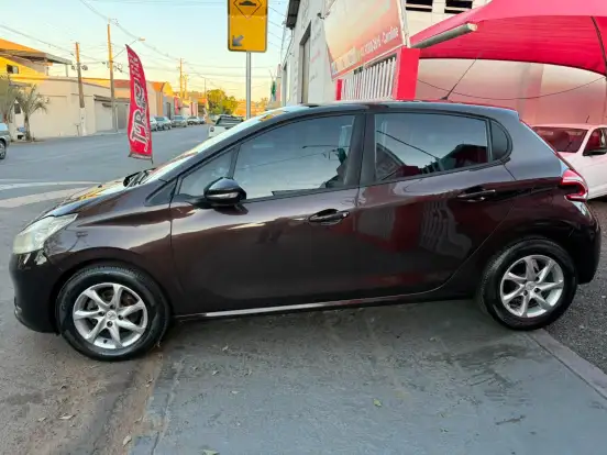 PEUGEOT-208-2013