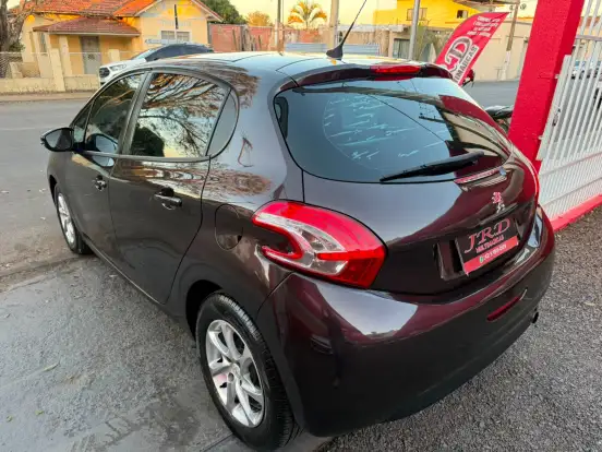 PEUGEOT-208-2013
