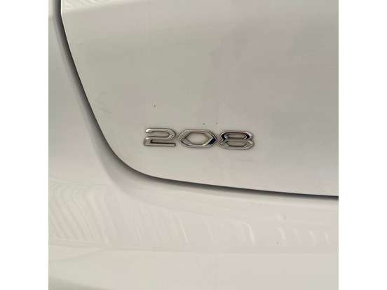 PEUGEOT-208-2023