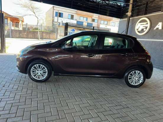 PEUGEOT-208-2016